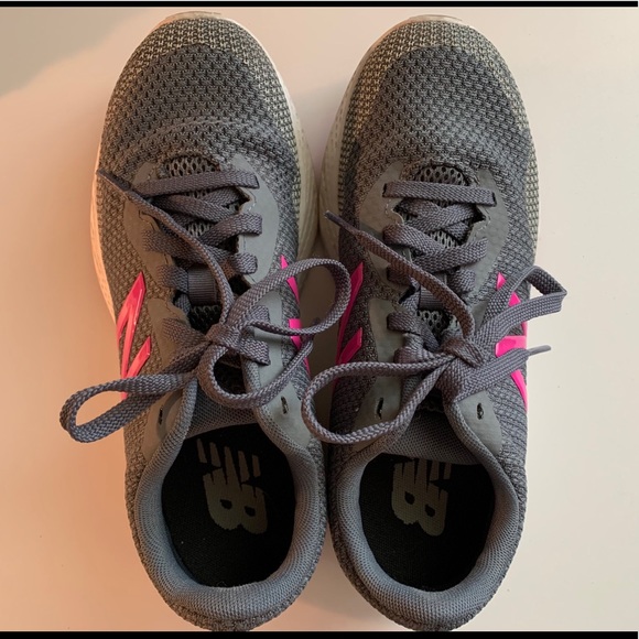 ✨3 for $25✨New Balance running shoes - Picture 2 of 12